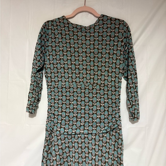 Boden Elegant V-Neck Long Sleeve Dress - Picture 8 of 9